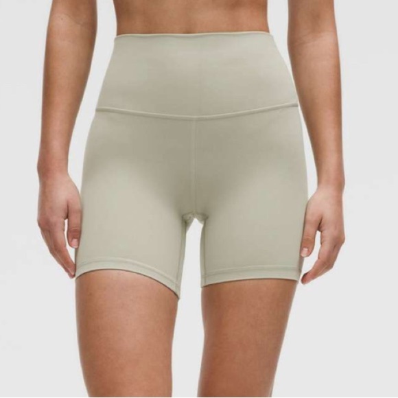 Lululemon Align High-Rise Short 6"
Fog Green Size 4 - Picture 1 of 5